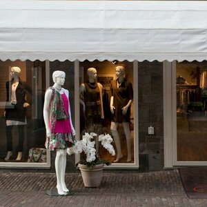 Fifth Avenue fashion image 1