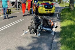 Ongeval letsel tussen scootmobiel en auto Speketersweg Waarland
