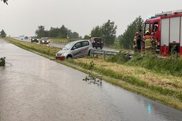 Ongeluk op N99 bij Westerland, mogelijk door extreme weer