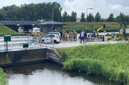 Grootscheepse zoekactie in water bij Breezand