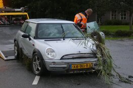 Auto te water in Haringhuizen