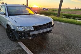 Aanrijding met letsel en veel schade in Breezand