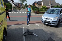 Harde aanrijding in 't Veld, vrouw naar ziekenhuis