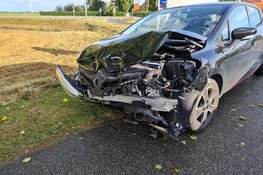 Veel schade bij ongeval door voorrangsfout in Kolhorn