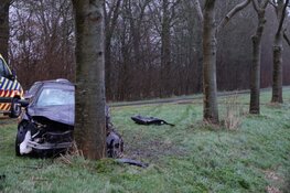 Automobiliste zwaargewond bij eenzijdig ongeval in Middenmeer