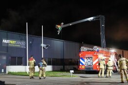 Brand bij recyclebedrijf in Wieringerwerf, 50 omwonenden geëvacueerd