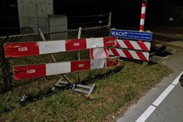 Trein botst op spoor geplaatst hek bij Zijdewind