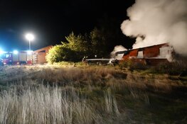 Chalet op De Wierde in Den Oever door brand verwoest