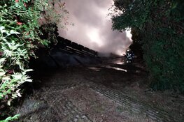 Chalet op De Wierde in Den Oever door brand verwoest