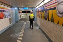 Passagier steekt vuurwerk af in trein bij Schagen en raakt zelf gewond