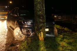 Auto te water bij ongeval in Barsingerhorn