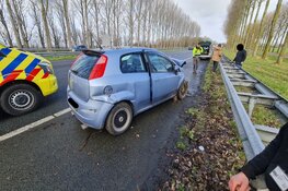 Botsing tussen twee auto&#39;s op A7 bij Middenmeer