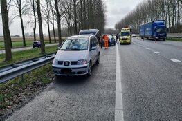 Botsing tussen twee auto&#39;s op A7 bij Middenmeer