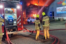 Grote brand in Anna Paulowna; loods in brand