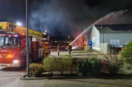 Grote brand in Anna Paulowna; loods in brand