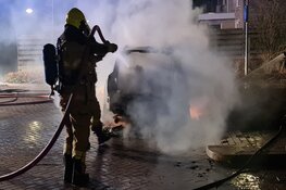 Auto door brand verwoest in Winkel