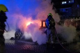 Auto door brand verwoest in Winkel