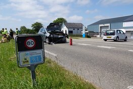 Drie auto's betrokken bij ongeluk Anna Paulowna, auto helemaal onder water