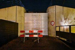 Waterballet in haven Den Oever: overstroming op kades