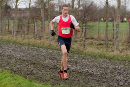 Yannick Michiels en Jetske van Kampen winnaars van loodzware Kerstcross
