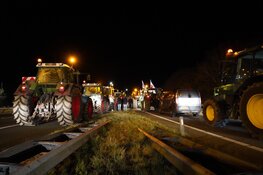 Opnieuw boerenprotest: Afsluitdijk geblokkeerd