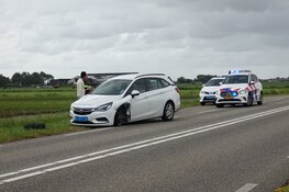 Taxi verliest voorwiel op N249