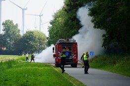Auto in brand op Waardweg in Slootdorp