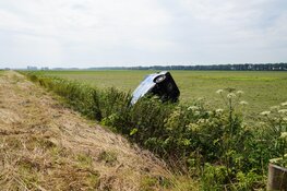 Voertuig crasht op A7 bij Middenmeer, twee gewonden