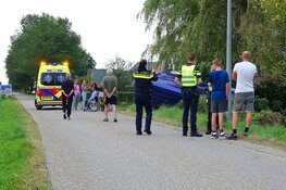 Auto in voortuin gecrasht in Wieringerwaard