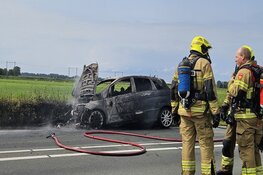 Auto in brand op N241 bij Zijdewind