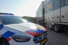 Ongeval op N240 in Slootdorp: taxibusje aangereden