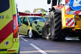 Dodelijk ongeluk in Middenmeer: auto in botsing met tractor