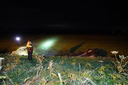 Auto te water langs N242 in Middenmeer