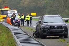 Ongeluk met twee auto's op A7: automobilist wil vluchten
