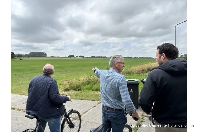 Wethouder Mark Versteeg op de fiets door Winkel en Nieuwe Niedorp