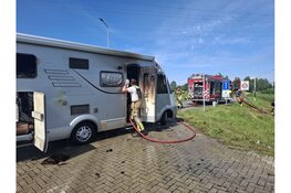 Camper in brand in 't Veld