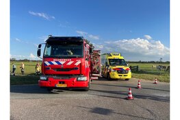 Twee voertuigen in sloot na ongeval op kruising in Hippolytushoef