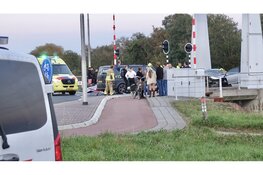 Ernstig ongeval in Anna Paulowna, brandweer moet persoon bevrijden uit gecrashte auto