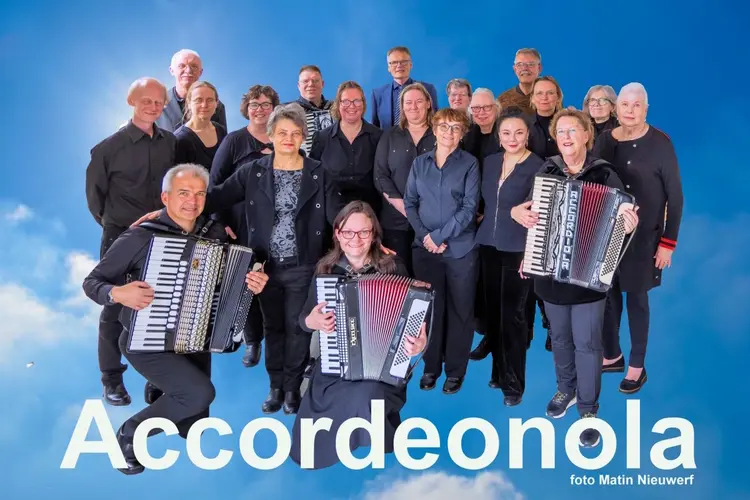 Accordeonvereniging Accordeonola met gemengd koor Cantabile samen in Scagon De Luxe