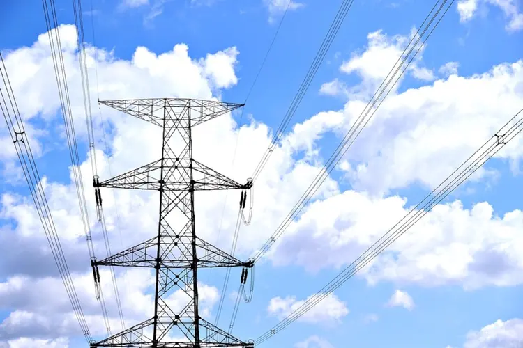 Kop van Noord-Holland kiest voor hoogspanningsroute langs A7 en -station binnen contouren Agriport A7