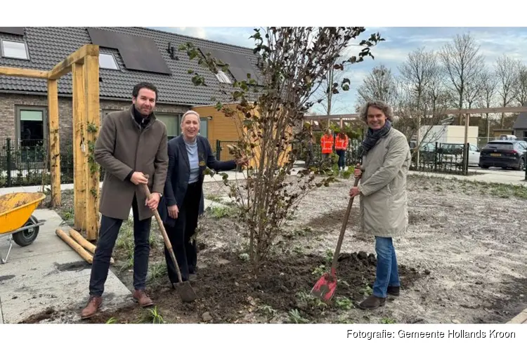 Bewoners vieren oplevering eerste woningen Lelypark in Wieringerwerf