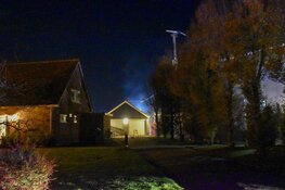 Brandweer rukt groots uit voor brand in loods 't Veld