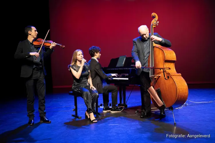 Muziektheatergroep Revolve  met ’De Chaos en de Ander ’ in Scagon De Luxe