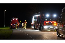 Hulpdiensten zoeken naar mogelijk voertuig te water in Middenmeer