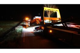 Kerstavond valt in duigen nadat automobilist met auto in sloot belandt