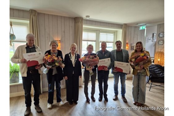 Gemeentelijk compliment voor 12,5 jaar De Roode Eenhoorn