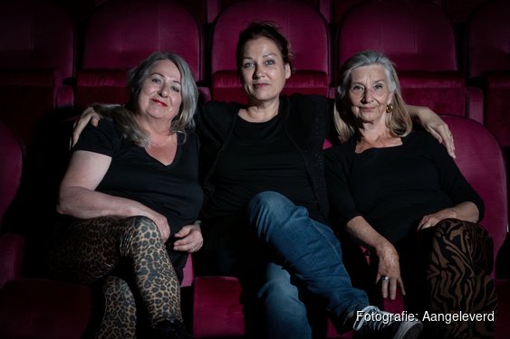 Toneelgroep D@gh@p speelt  de uitgestede voorstelling ’Je kunt op me rekenen’  een vileine komedie in Scagon De Luxe