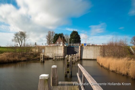 Tijdelijke brug over de Westfriesche Sluis wordt voor eind 2027 vervangen