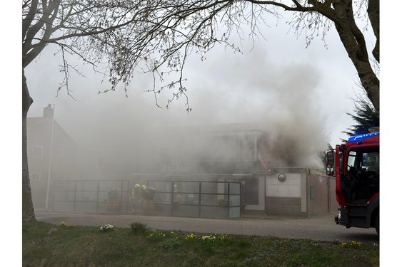 Veel rookontwikkeling bij brand in restaurant in Anna Pauwlona