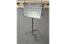 Koor De Havenstraatzangers stelt muziekstandaards beschikbaar voor verenigingen